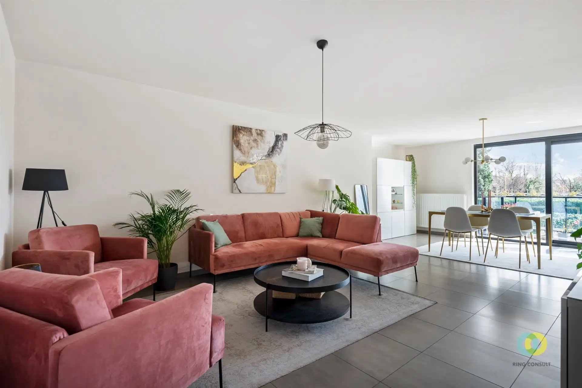 Appartement met binnenstaanplaats in Wolvertem centrum foto {{pictureIndex}}