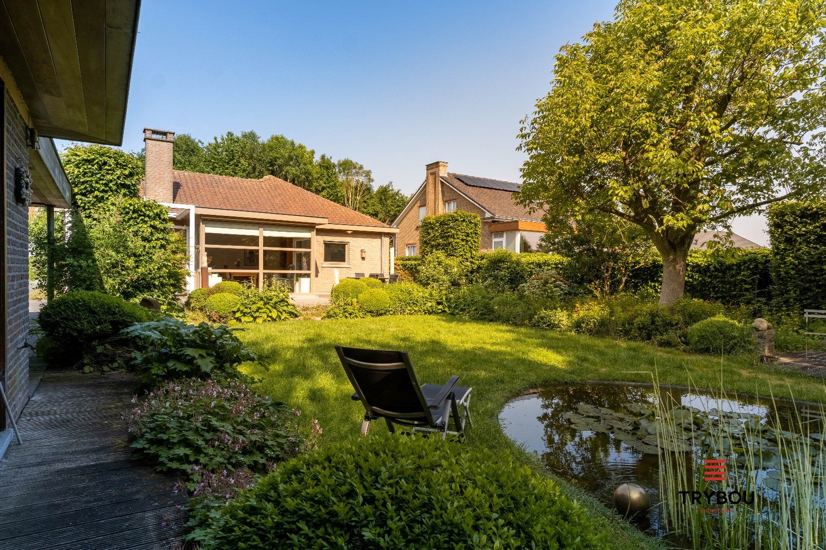 Unieke villa met atelier, aangelegde tuin en artistieke ziel foto 15