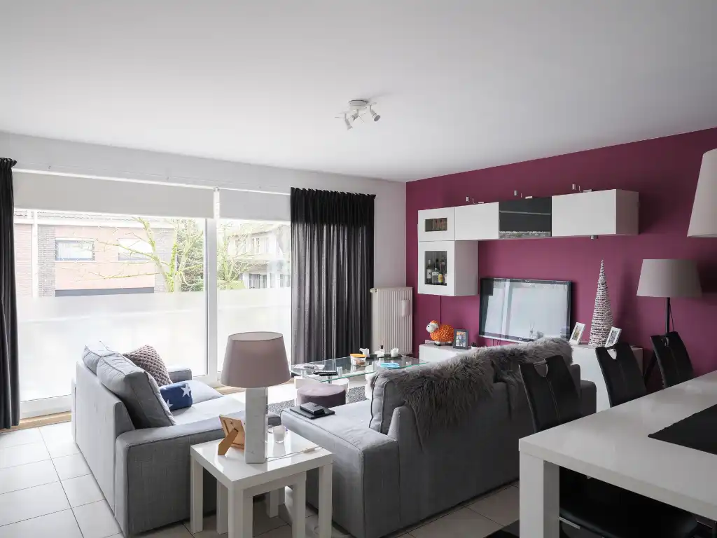 Gentbrugge - Licht op te frissen appartement met 2 slaapkamers en terras. foto 9