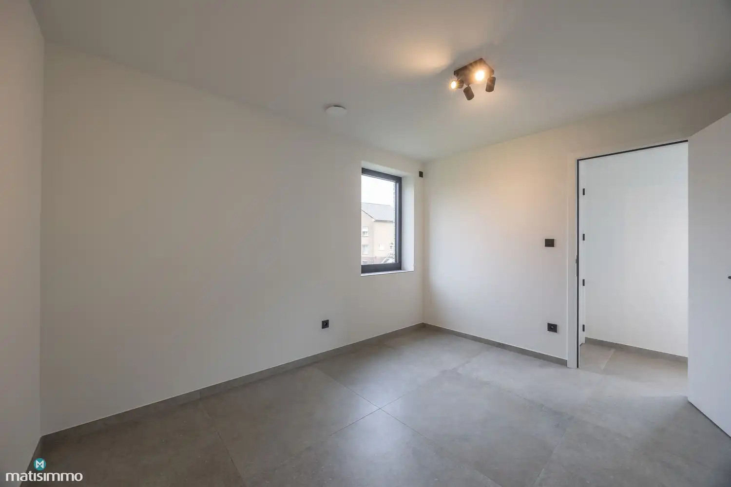 HOOGWAARDIG AFGEWERKTE NIEUWBOUWWONING MET DRIE SLAAPKAMERS EN TUIN (INCLUSIEF TUINONDERHOUD) TE RIEMST foto 18