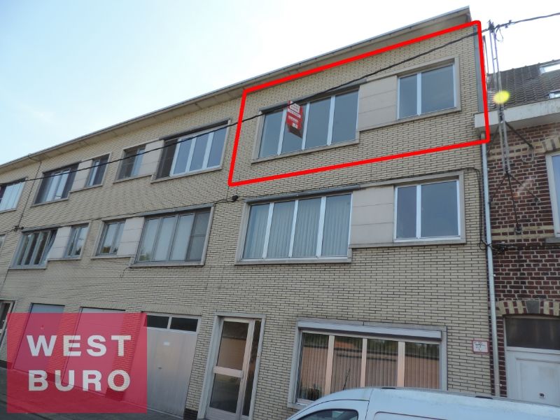 Volledig vernieuwd appartement met 2 slaapkamers foto {{pictureIndex}}