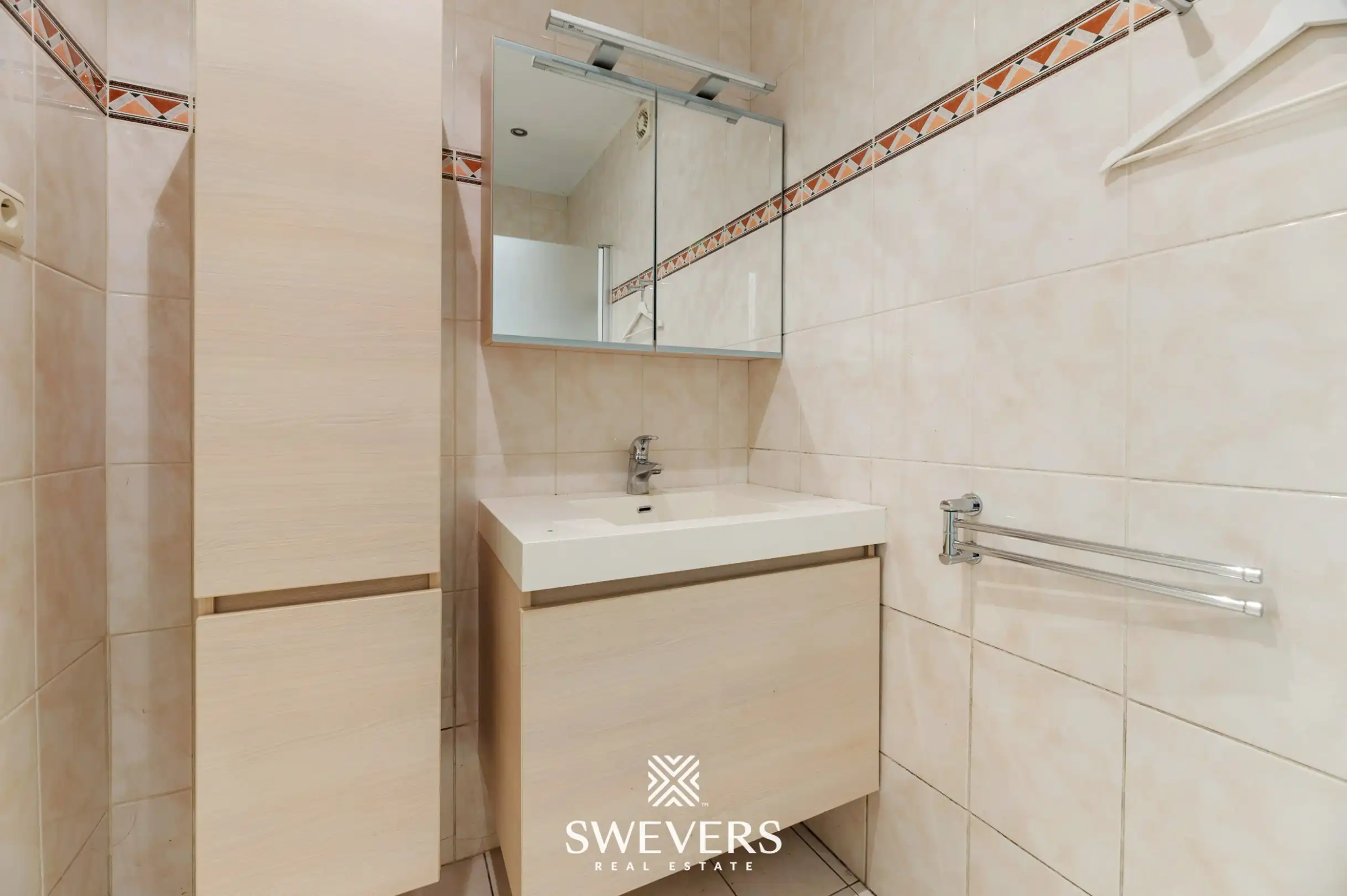 Gestripte OB met vergunde plannen en afgewerkte zolder op 10 are foto 17