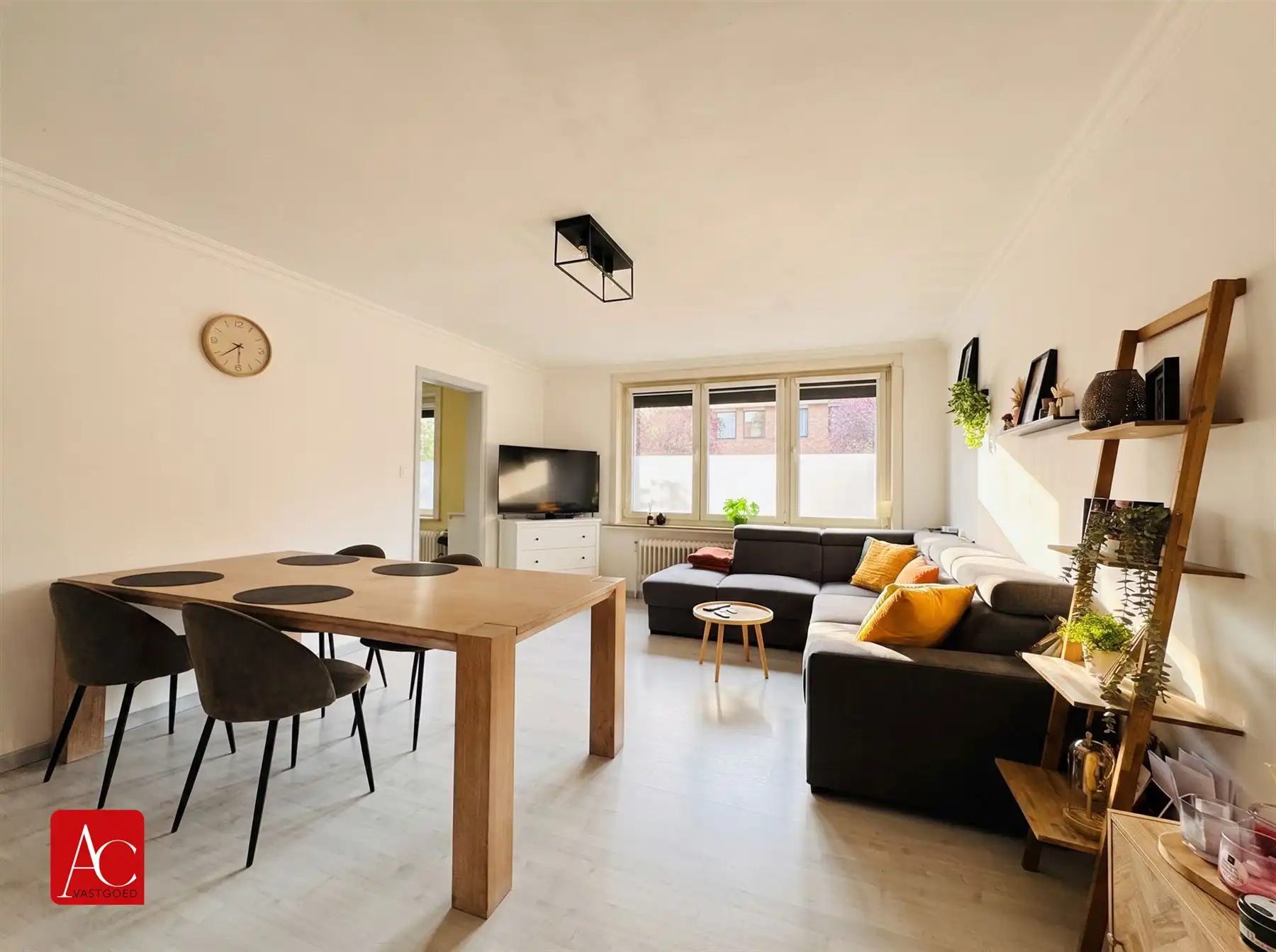 Ruim instapklaar appartement met 3 slaapkamers én garage foto 4