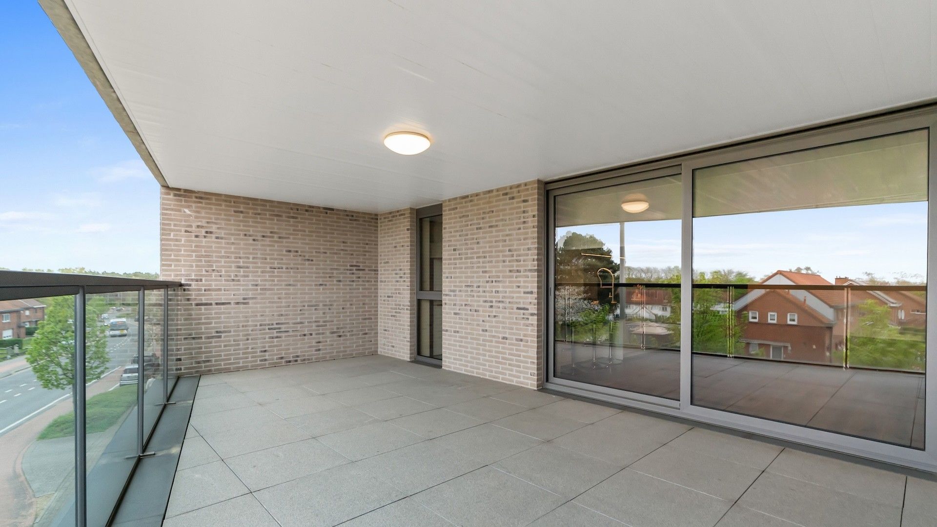 Modern appartement met 3 slpkrs en een terras van 24m2 tegen het centrum van Genk foto 24