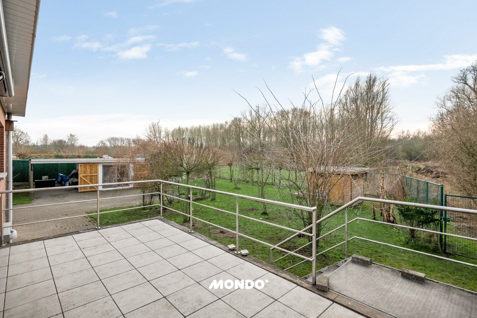 Vrijstaande woning met rondomtuin in rustige bosomgeving foto 4