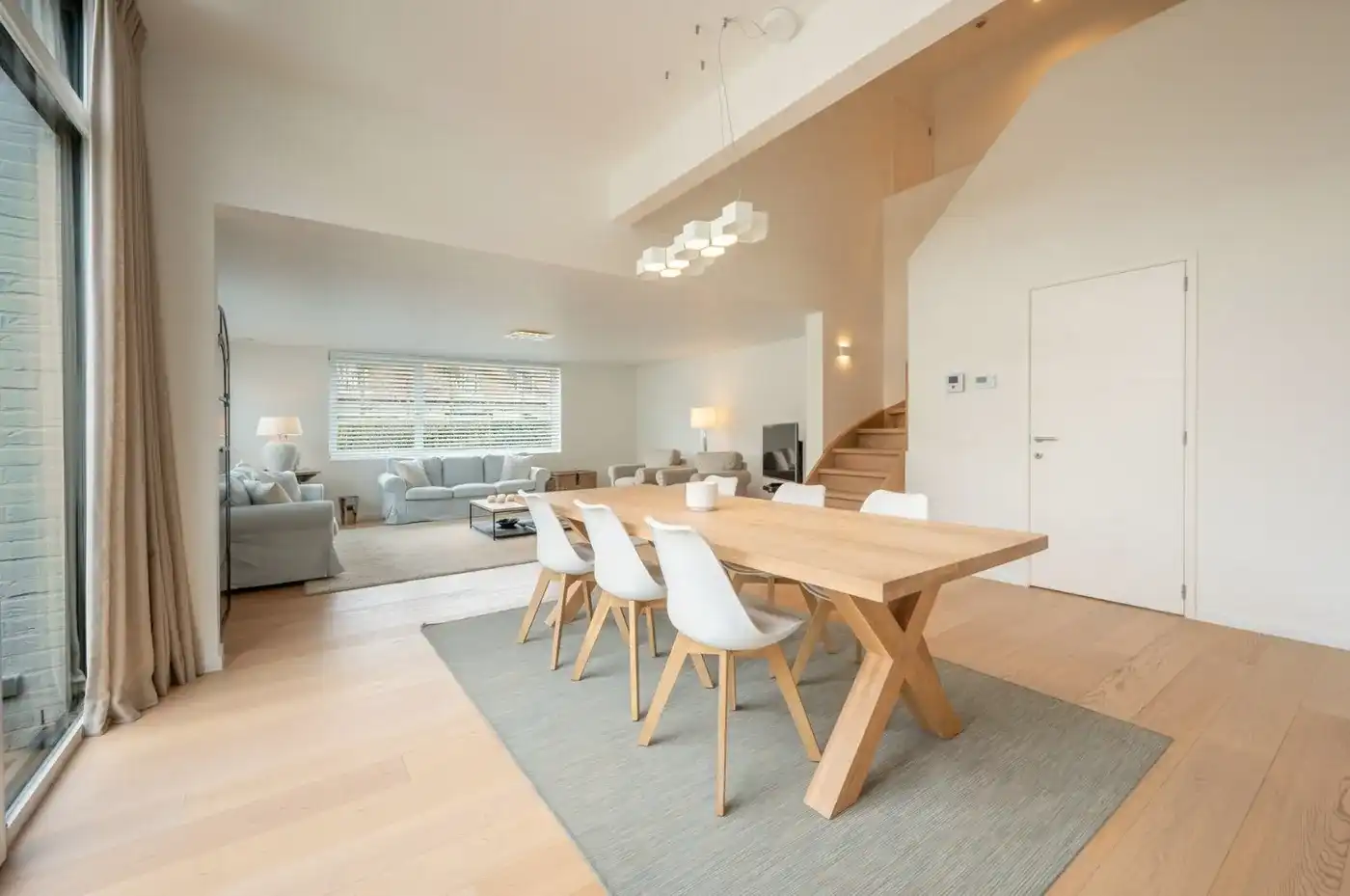 Instapklare woning met 5 slaapkamers aan de Oosthoek. foto 8