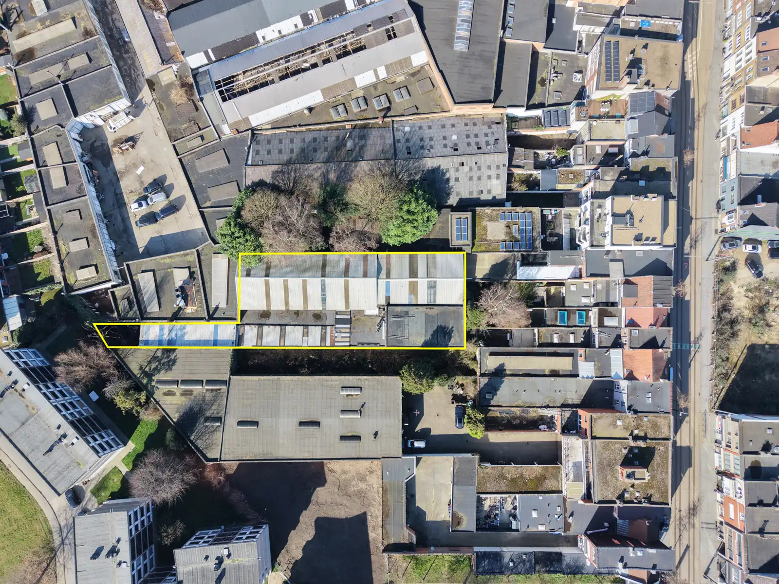 Ruime opslagplaats van  ca. 1.249m². foto {{pictureIndex}}