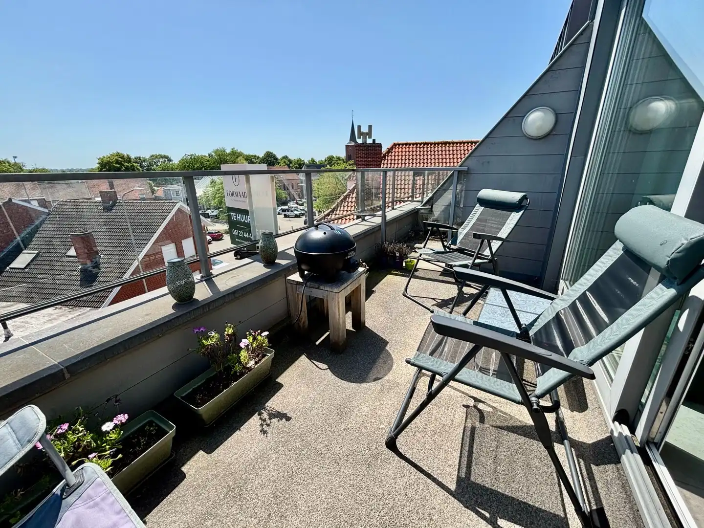 Ruim duplexappartement met dubbele garage te Kachtem. foto 8