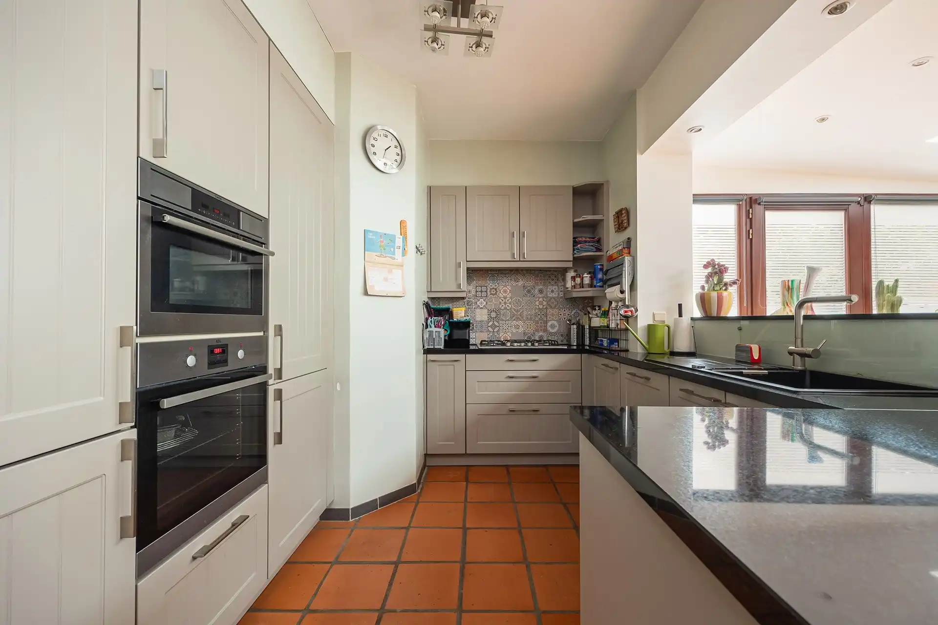 Instapklare halfopen woning met zonnepanelen in de Tuinwijk foto 8