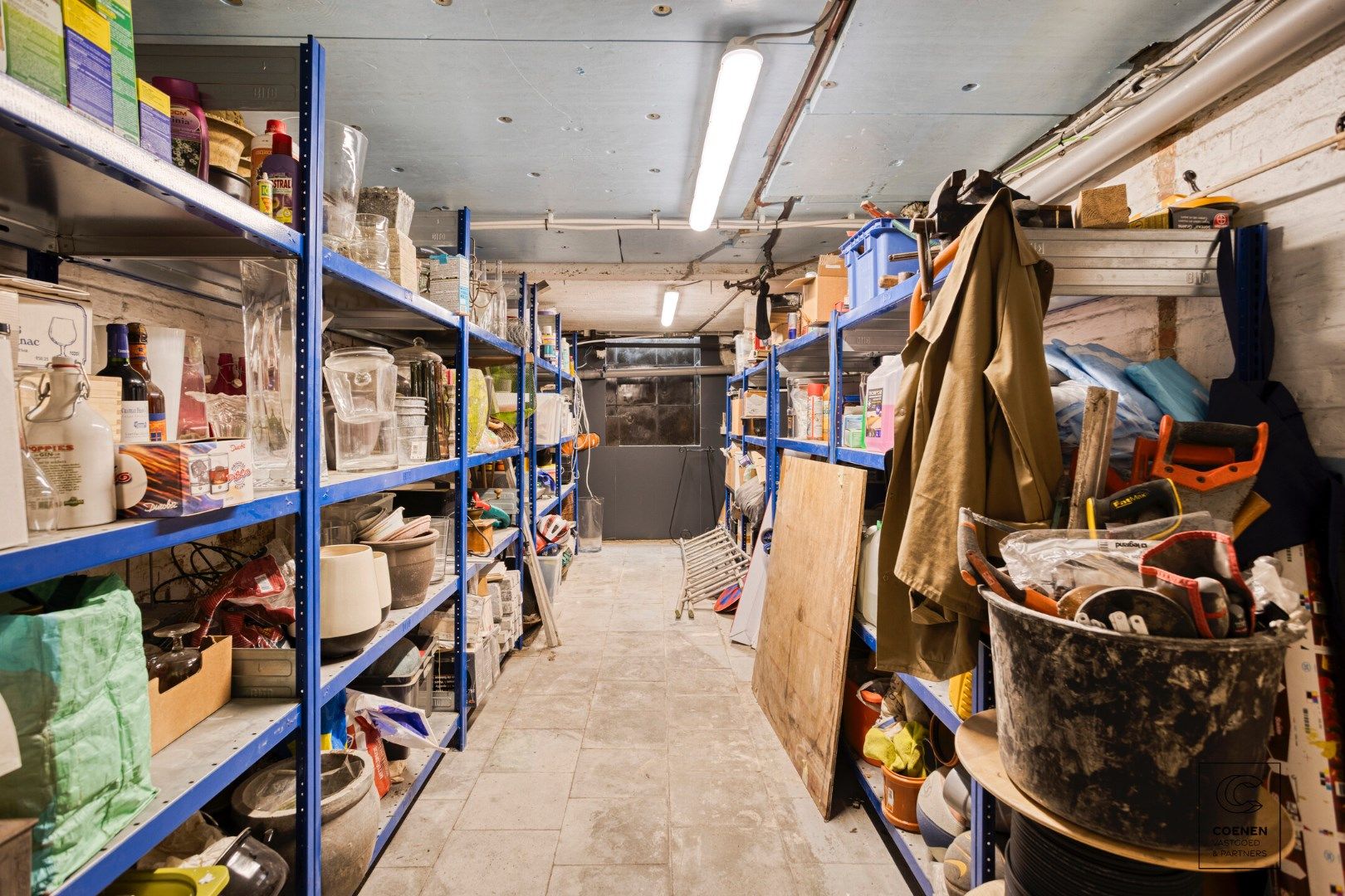 Instapklaar herenhuis van 241 m² met drie slaapkamers, gelegen in Mortsel! foto 29