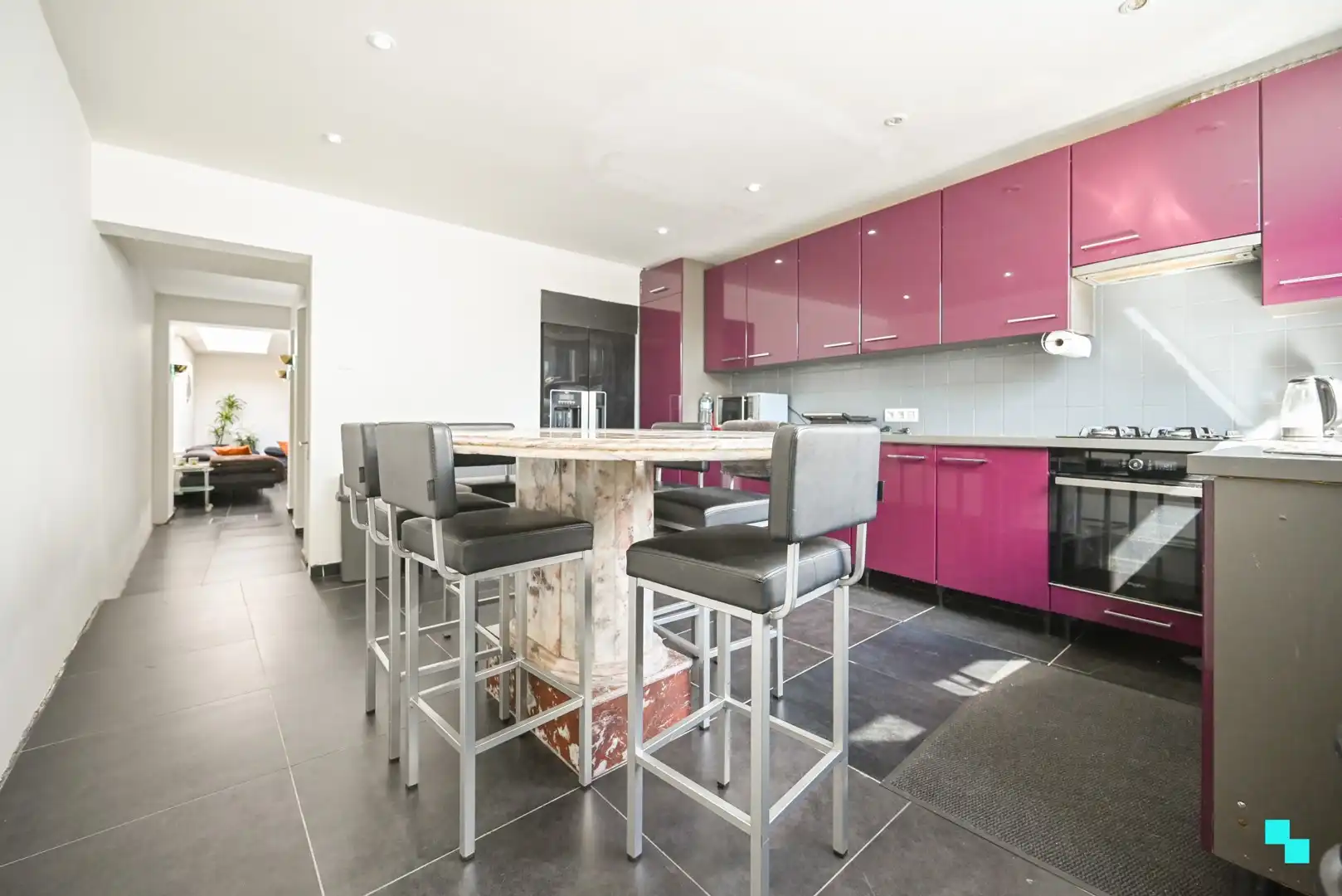 Instapklare woning met vijf slaapkamers nabij centrum Izegem foto 6