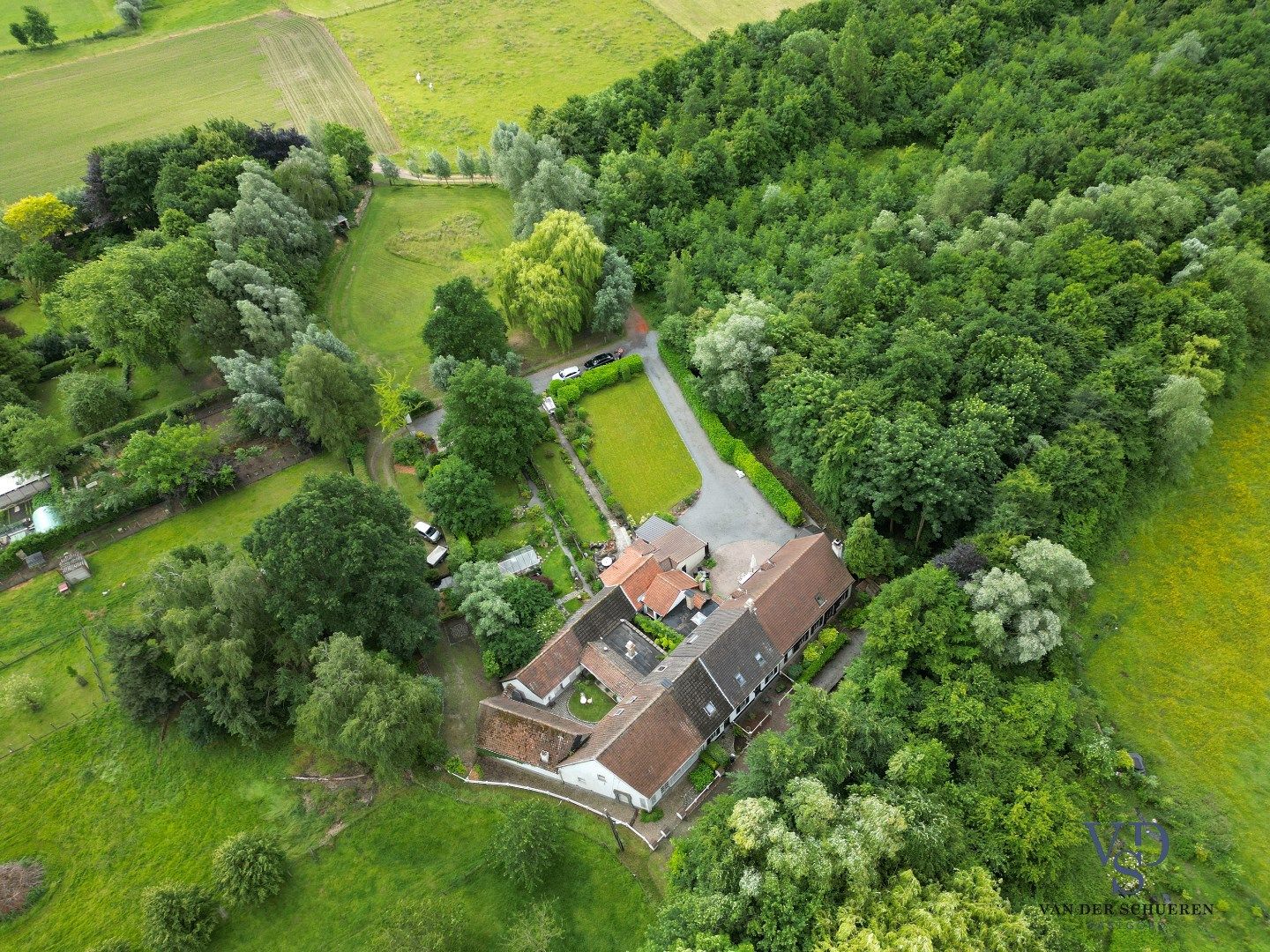 Exceptioneel woning in 't groen. foto 2