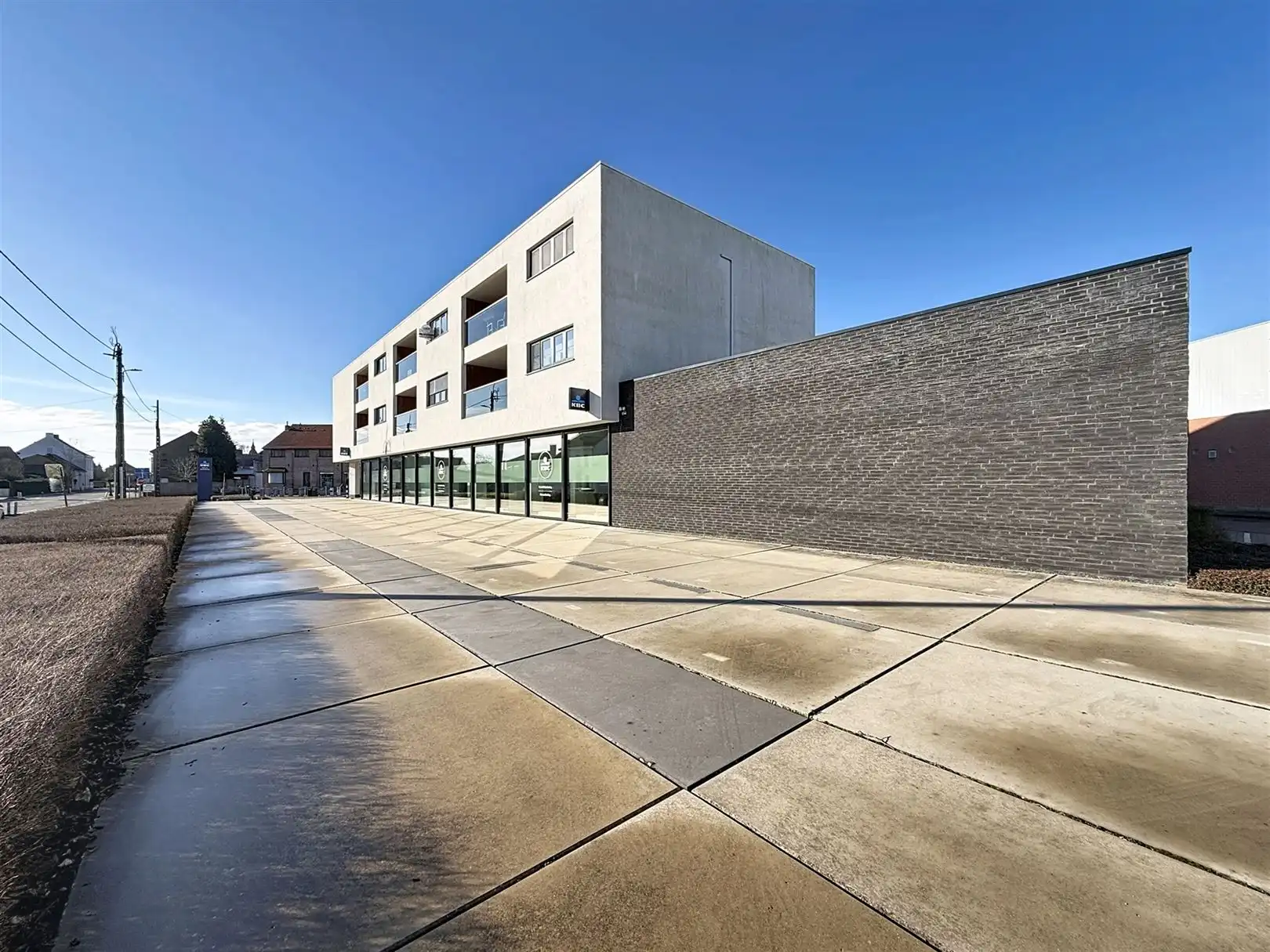 Instapklaar APP met terras, 2 slpks, kelder en autostpl foto 2