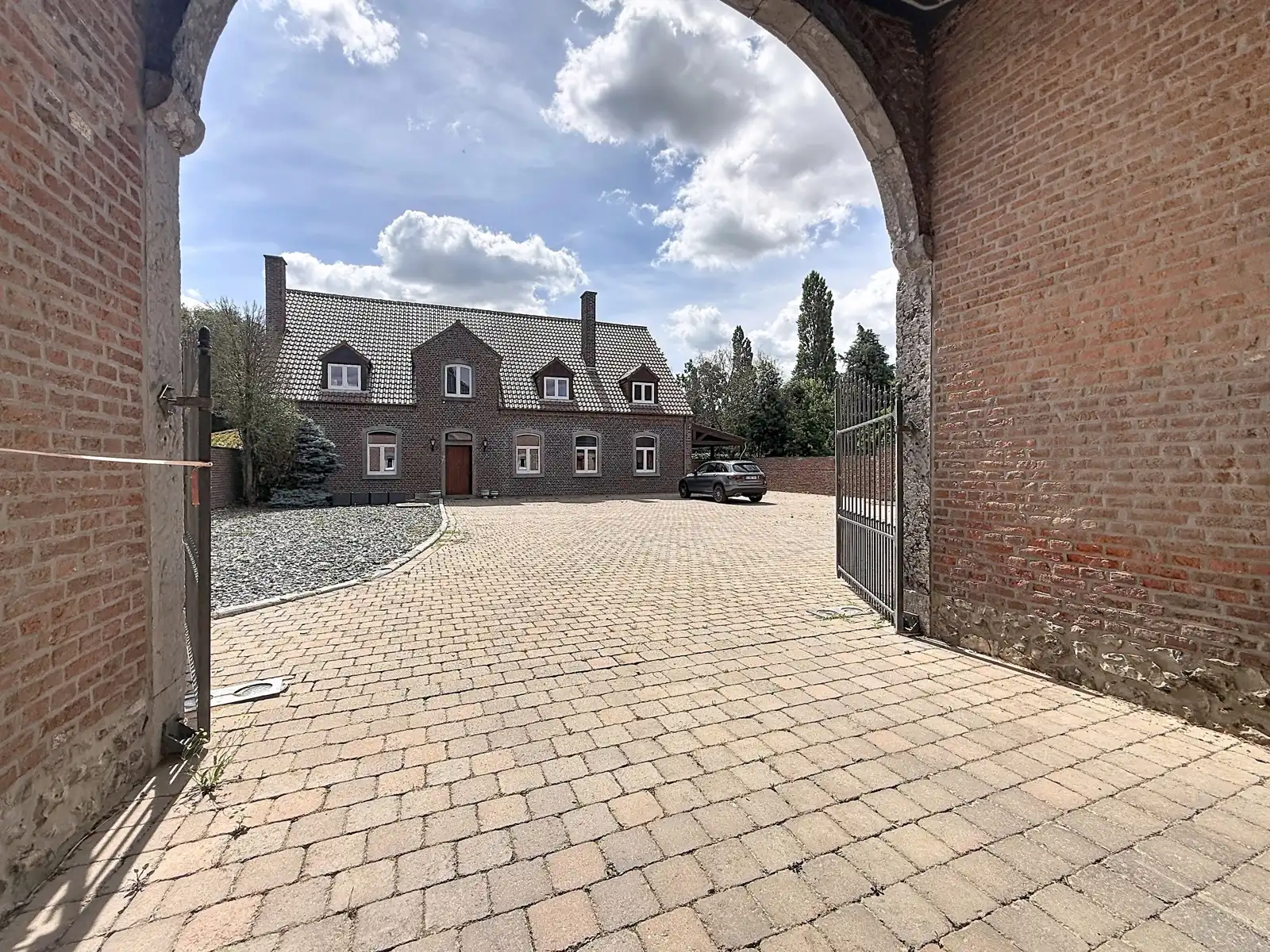Villa met orangerie & zwembad - 6  slpks en 3 bdks foto 2