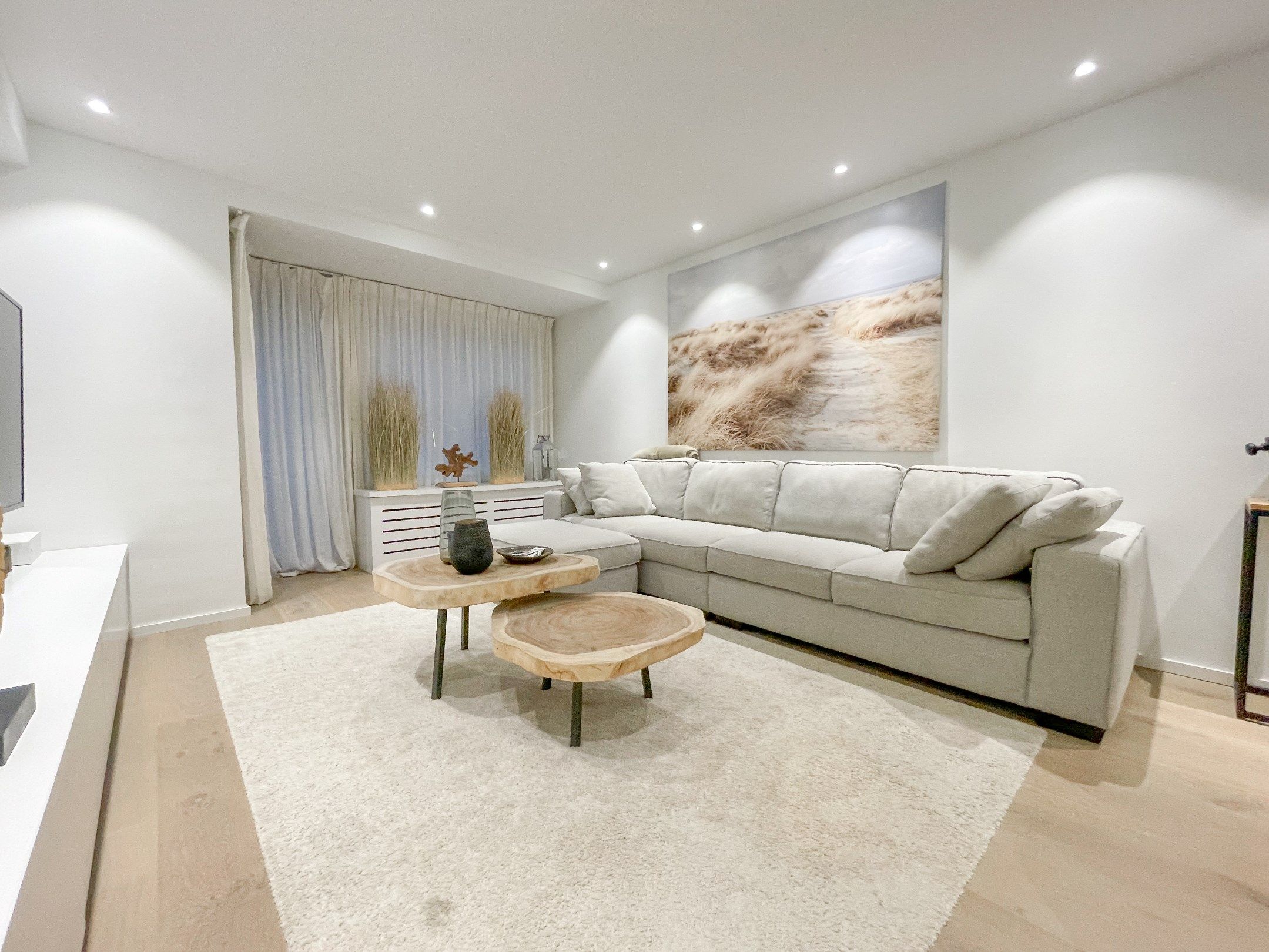 Stijlvol gerenoveerd appartement gelegen op een boogscheut van de zee. foto 2