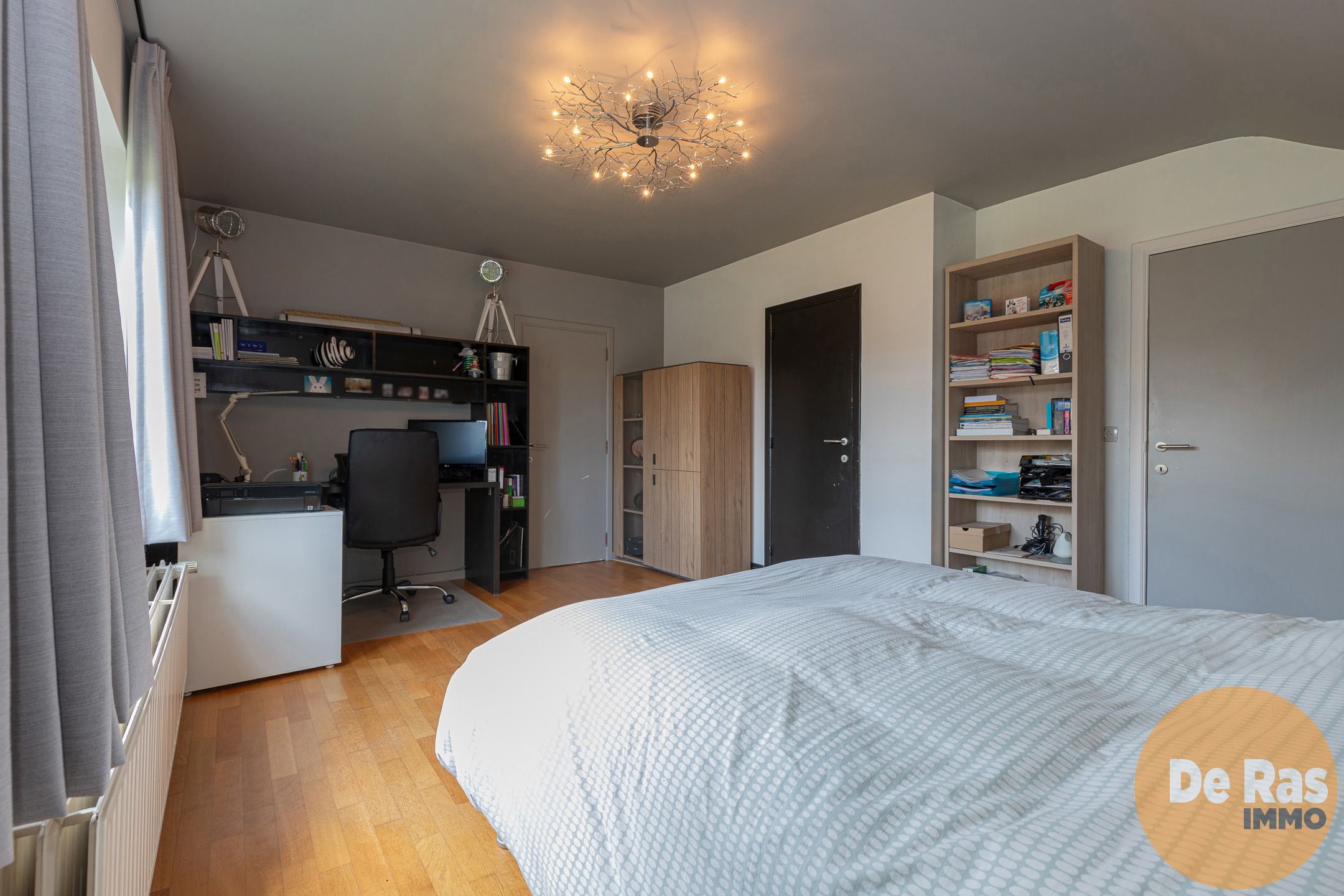 GEZINSWONING MET 4 SLAAPKAMERS EN TUIN foto 12