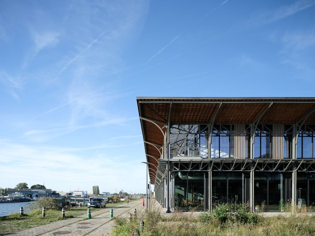 Luxueus en tijdloos – Exceptionele loft met 2 slaapkamers (mogelijkheid tot 3), ontworpen door ‘Plano Architecten’, in een beschermd gebouw met een rijkelijke industriële voorgeschiedenis. foto 23