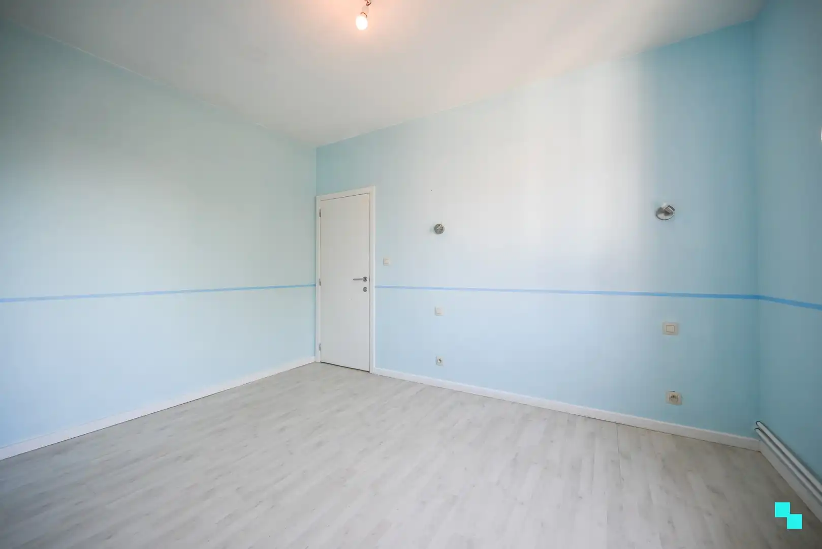 Op te frissen eengezinswoning met uitweg achteraan foto 24