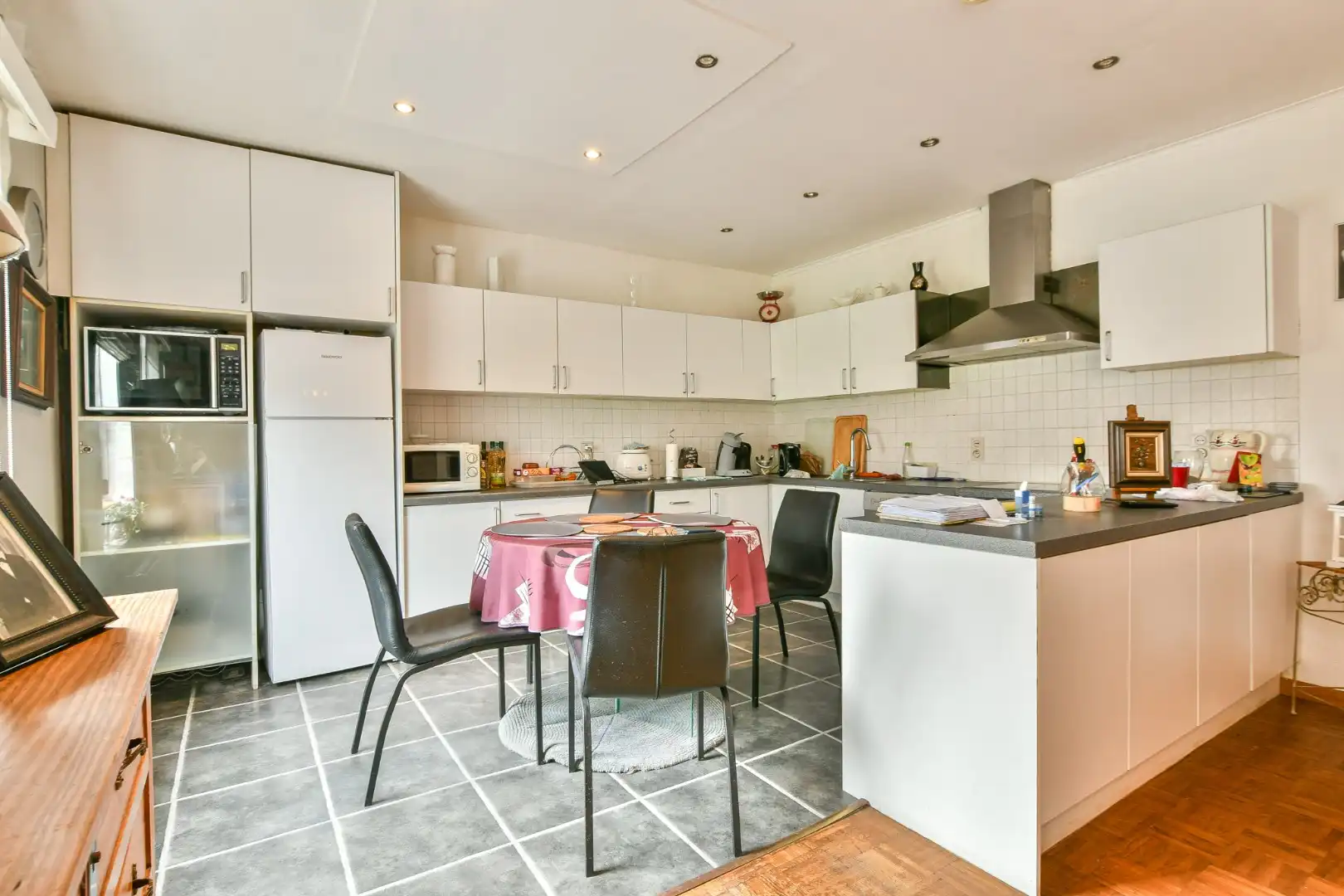 Uniek handelshuis met renovatiepotentieel in het hart van Blankenberge foto 7