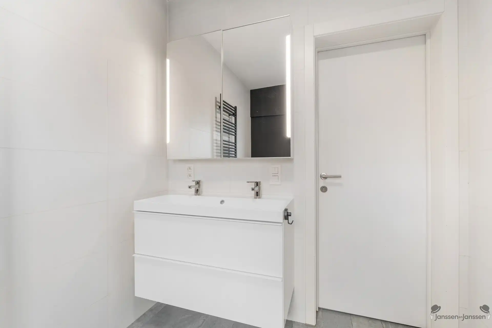 Gerenoveerde woning met 3 slaapkamers te Tessenderlo foto 19