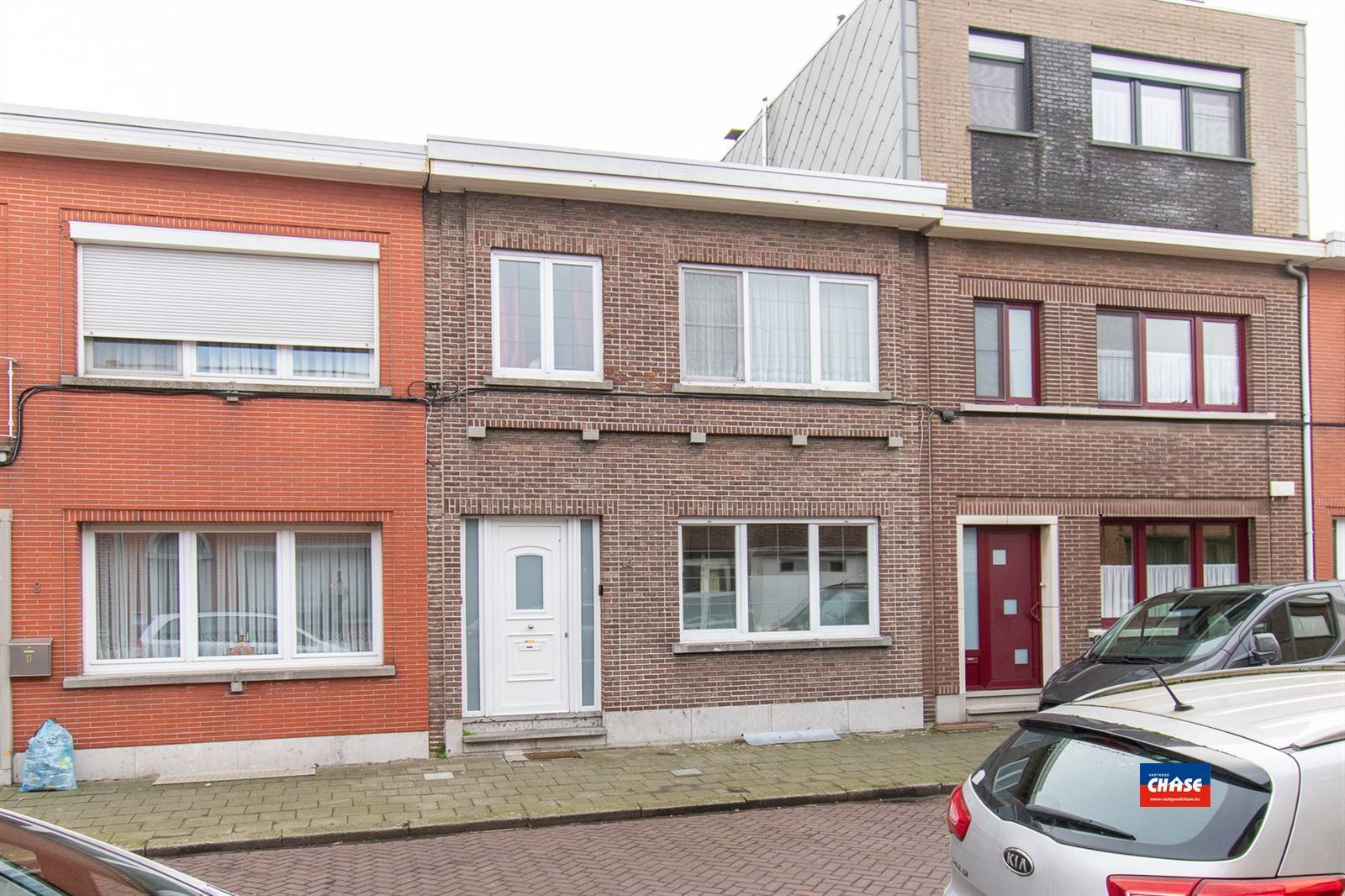 Instapklare woning met 2 tot 3 slaapkamers en mooie tuin foto {{pictureIndex}}