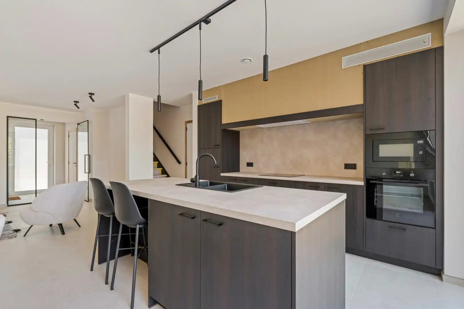 BEZOEKMOMENT OP 06/09 - Kwalitatief afgewerkte lichtrijke en ruime nieuwbouw woning met tuin en 3 volwaardige slaapkamers foto 10