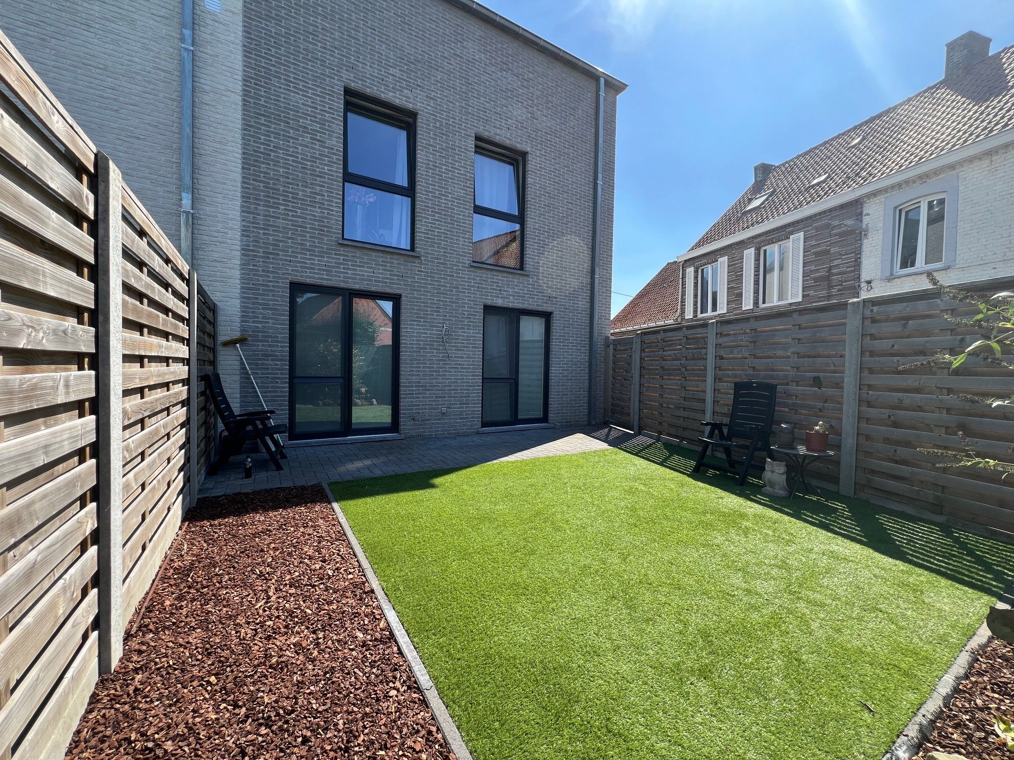Instapklaar gelijkvloers appartement met 2 slaapkamers en tuin. foto 13