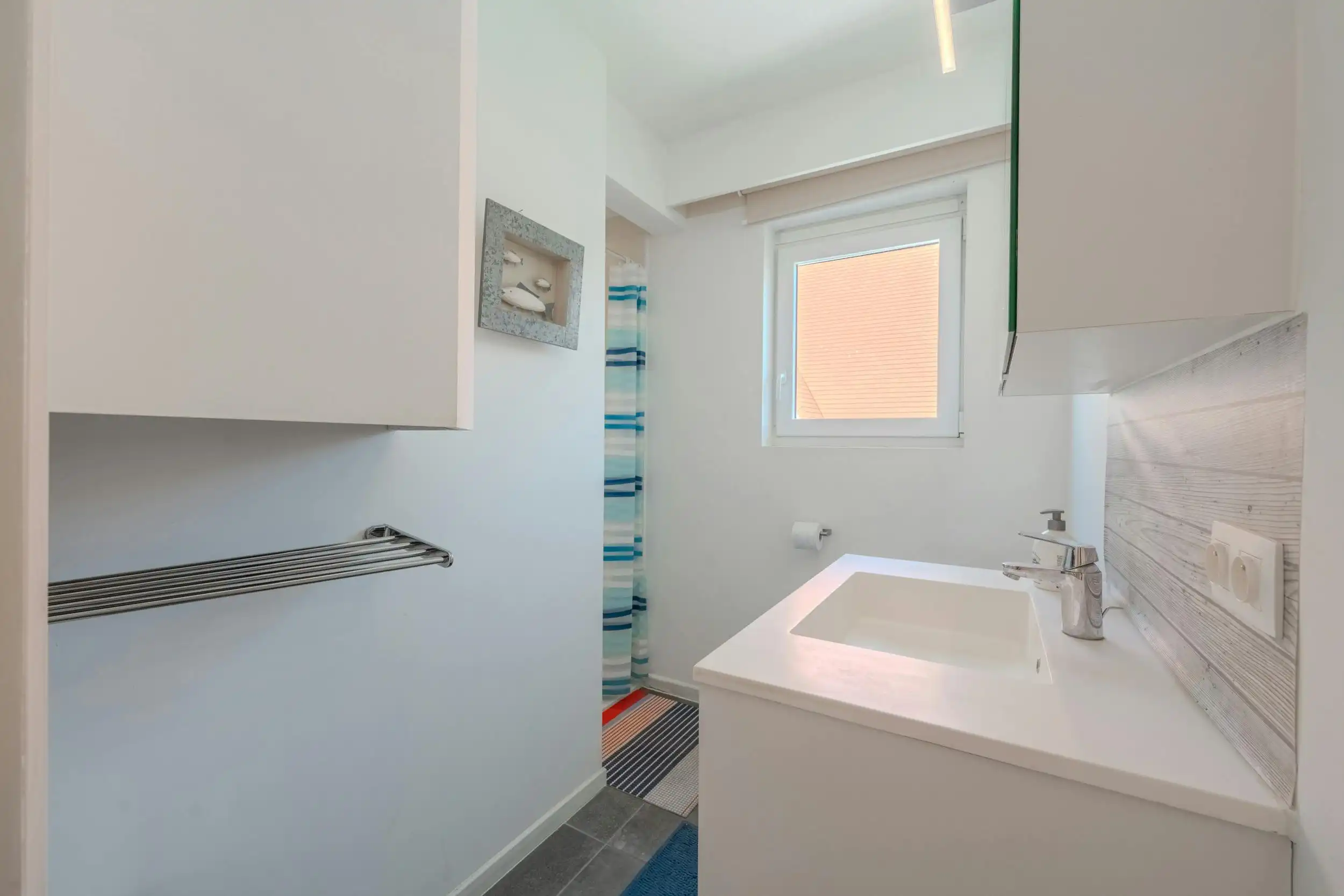 Prachtig gerenoveerd appartement met terras en 2 slaapkamers foto 14