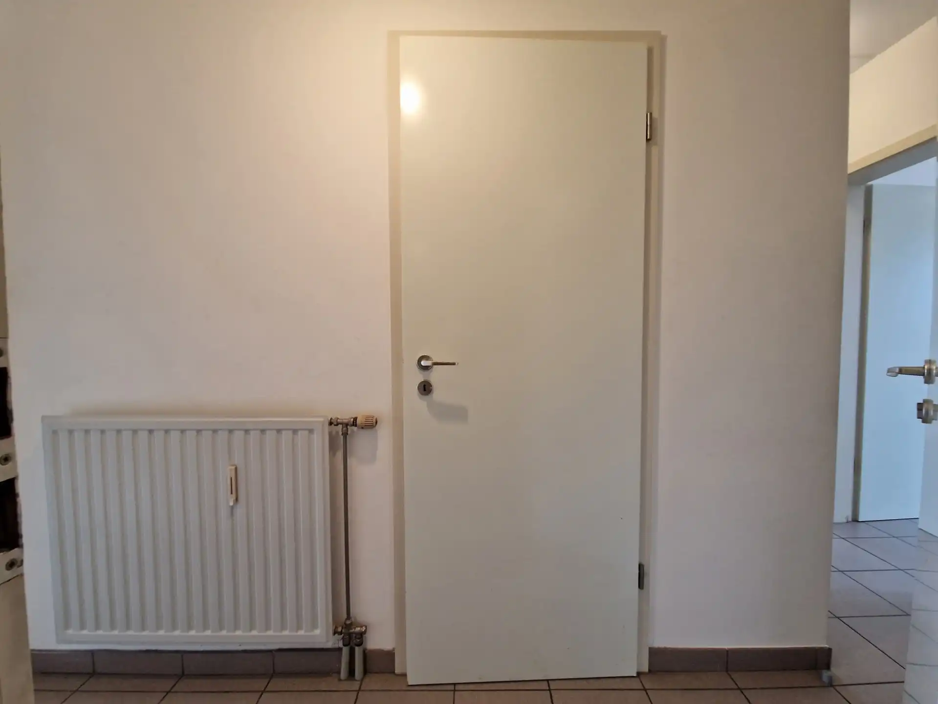Instapklaar appartement met 2 slaapkamers, berging & parking foto 3