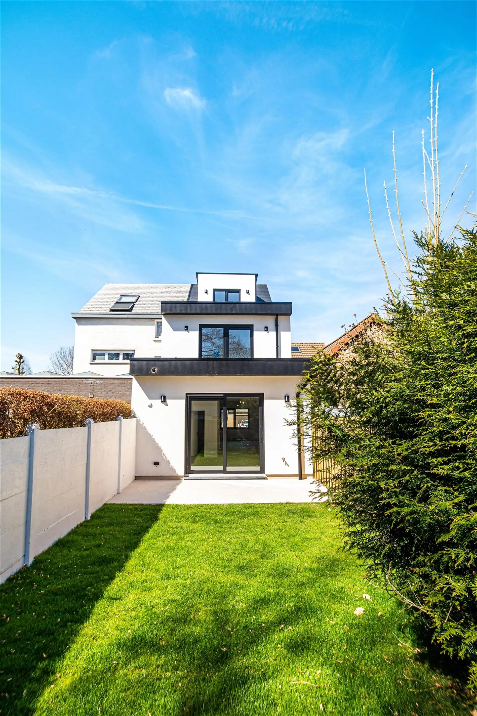 Stijlvol gerenoveerde woning met ZO-tuin in Hove foto 11