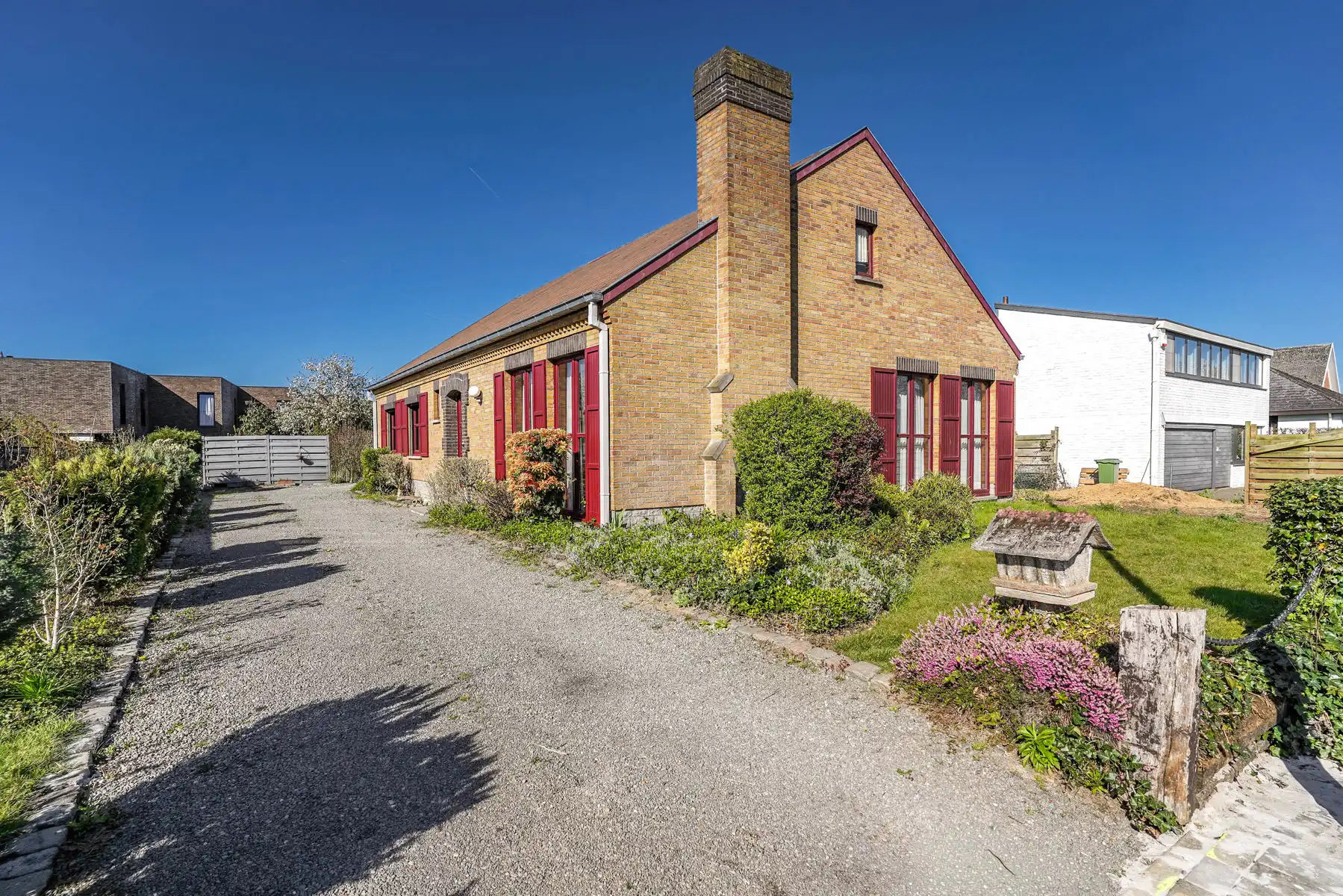 Hoofdfoto van de publicatie: Gunstig gelegen, te renoveren laagbouwwoning in Londerzeel