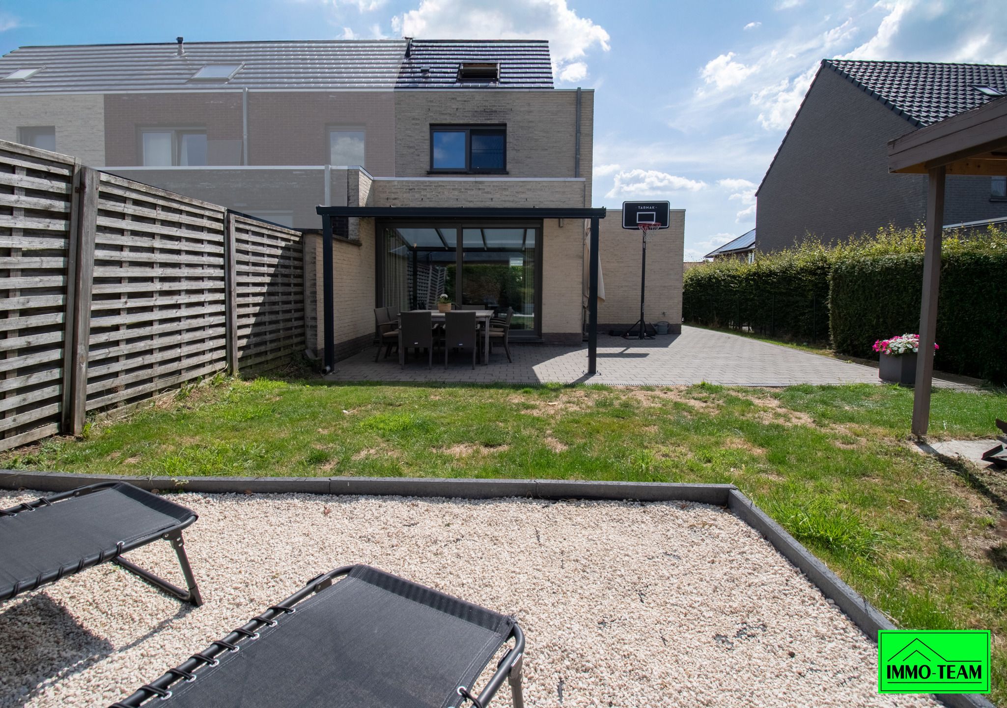 Rustig gelegen en energiezuinige 3-gevelwoning foto 16