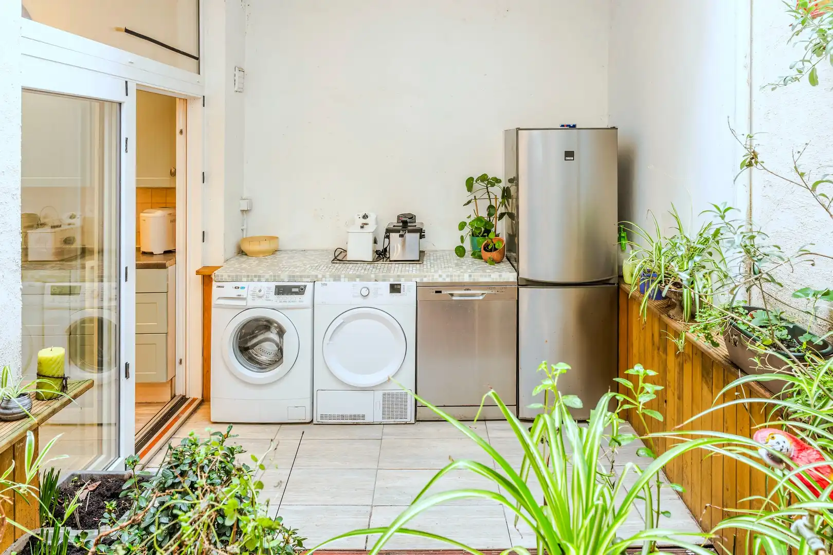 Op te frissen Belétage woning in rustige wijk foto 9