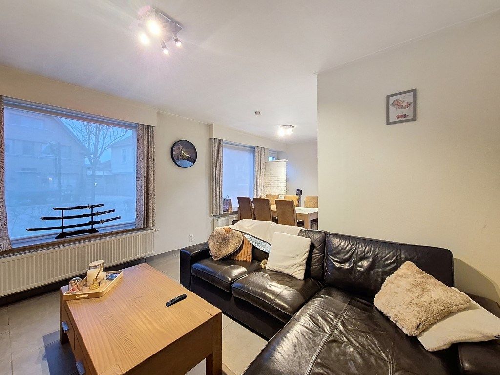 Gemeubelde gezinswoning met 2 slpks foto 3