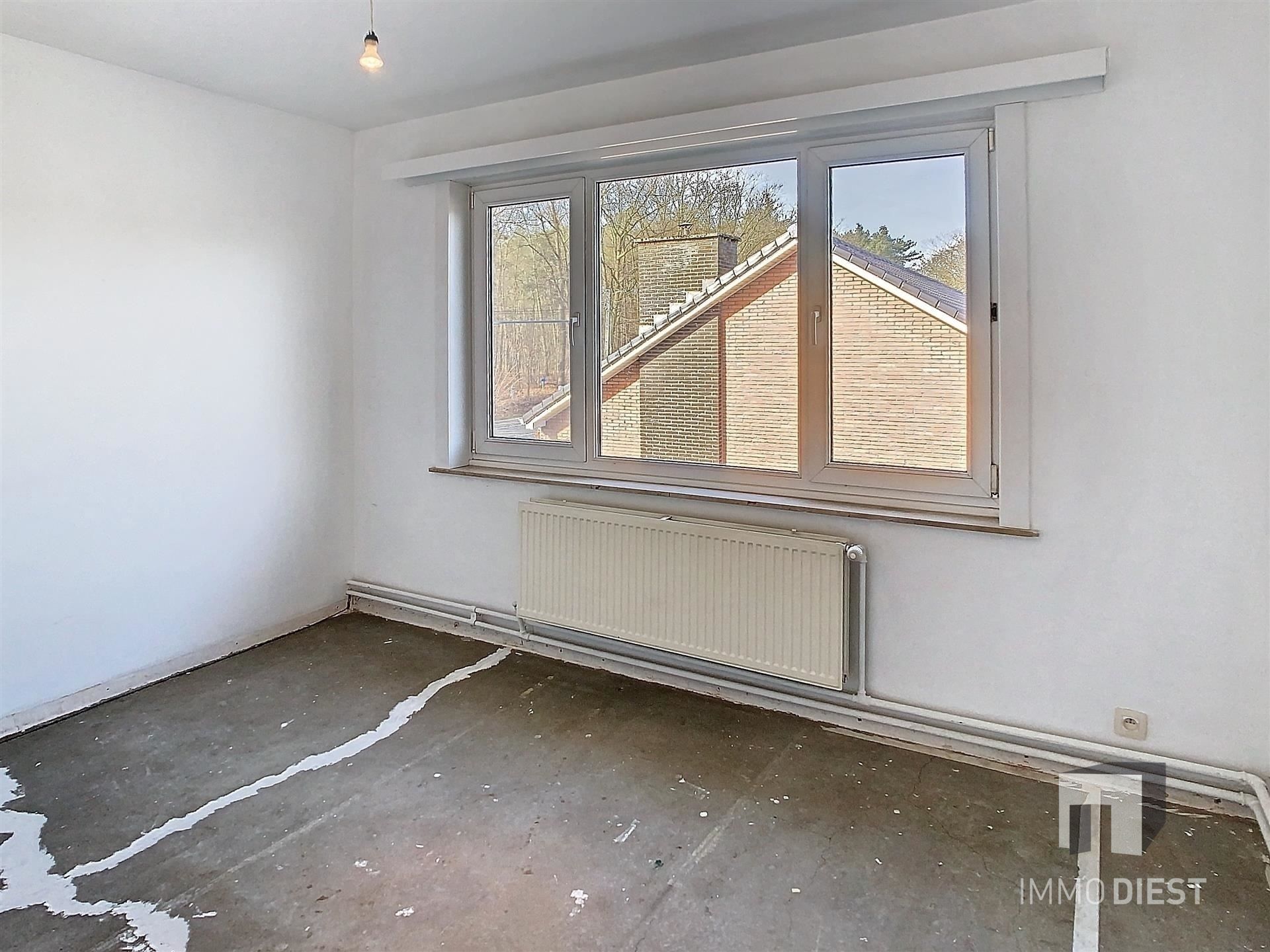 Commercieel handelshuis met appartement, veelzijdige opportuniteit in Okselaar! foto 10