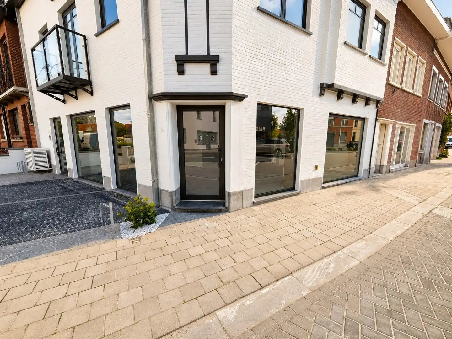 Handelspand op commerciële ligging  foto 2
