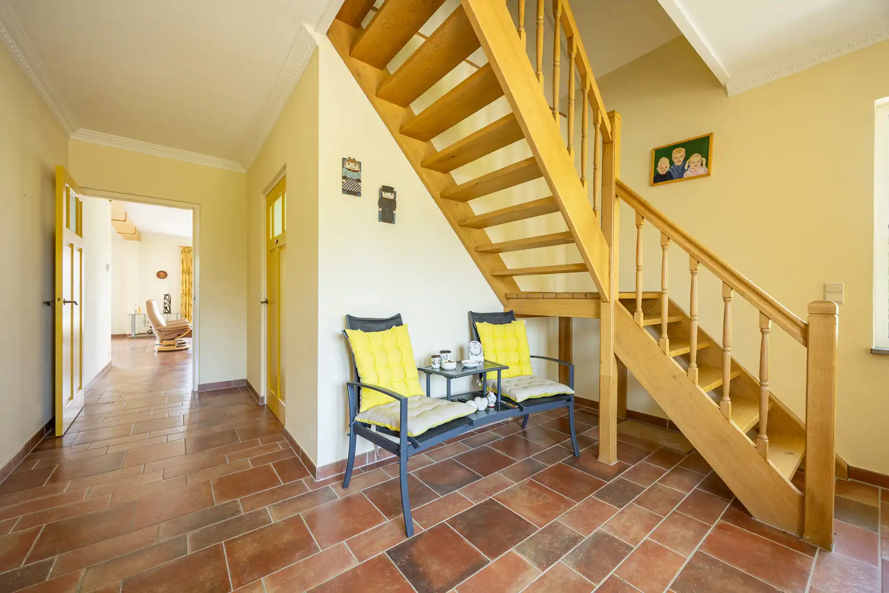 Instapklare eengezinswoning met 4 slaapkamers op een perceel van 1.296m².  foto 2