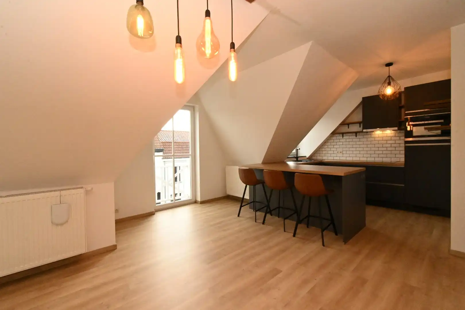 Dakappartement met 2 slaapkamers gelegen dorpskern Knesselare foto 8