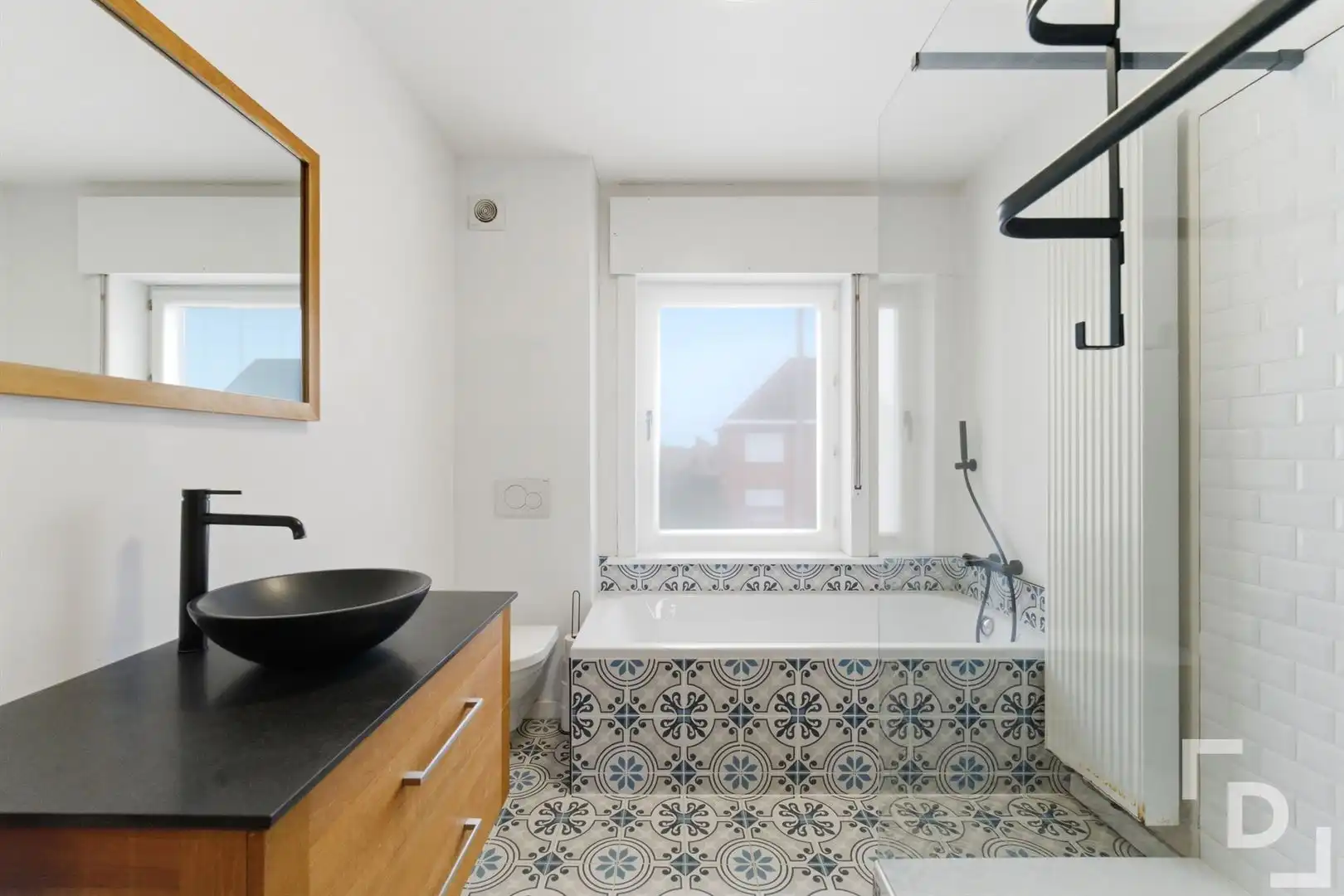 Gerenoveerde HOB met 3 slaapkamers en tuin te koop in Sint-Jan. foto 6