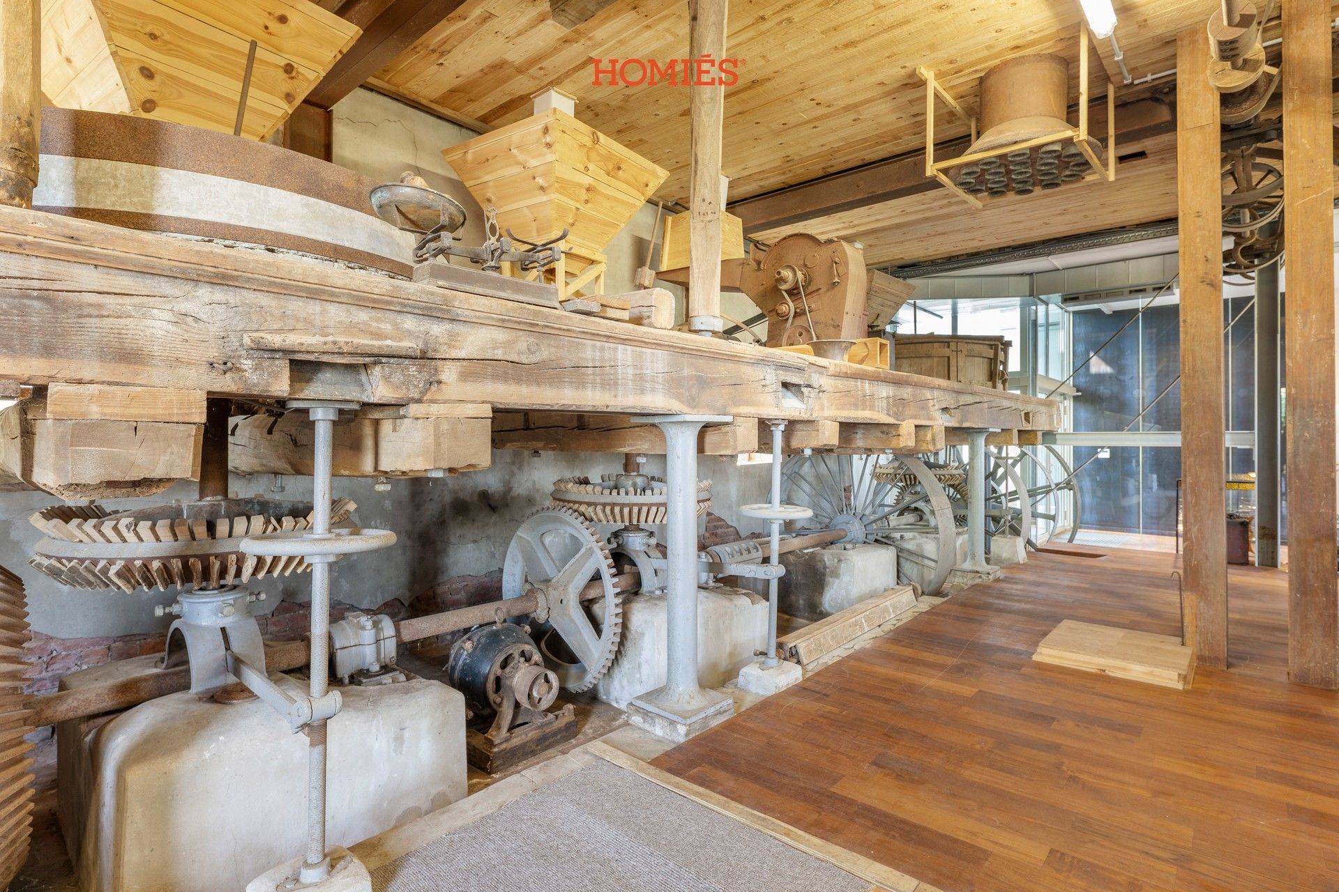 Prachtig kantoorgebouw & villa in groene omgeving foto 5