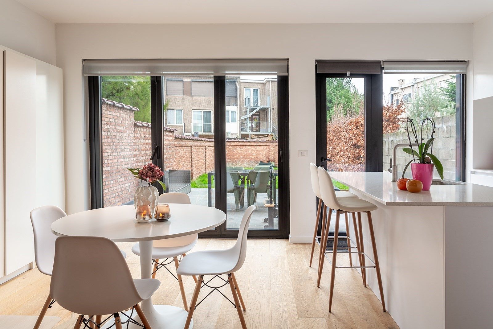 Luxueus éénslaapkamer appartement met grote tuin foto 7