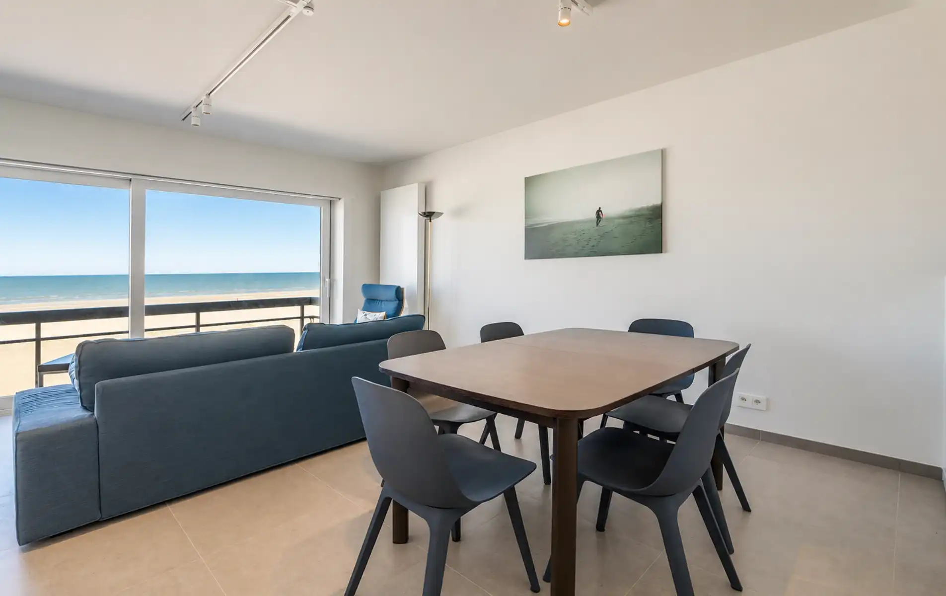 Prachtig 3-slaapkamerappartement met frontaal zeezicht foto 3