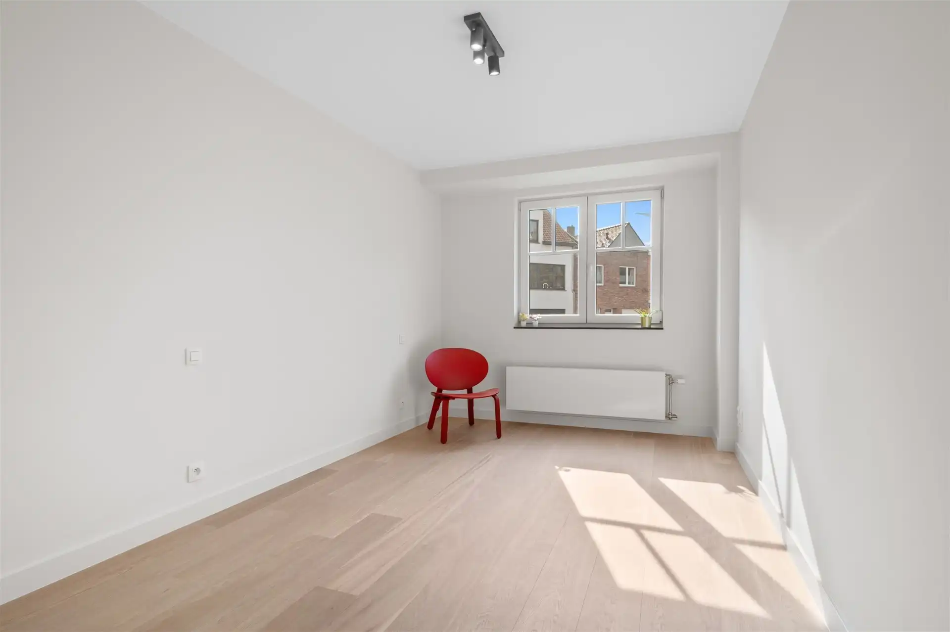 Prachtig gelijkvloers hoekappartement met 2 slpks foto 9