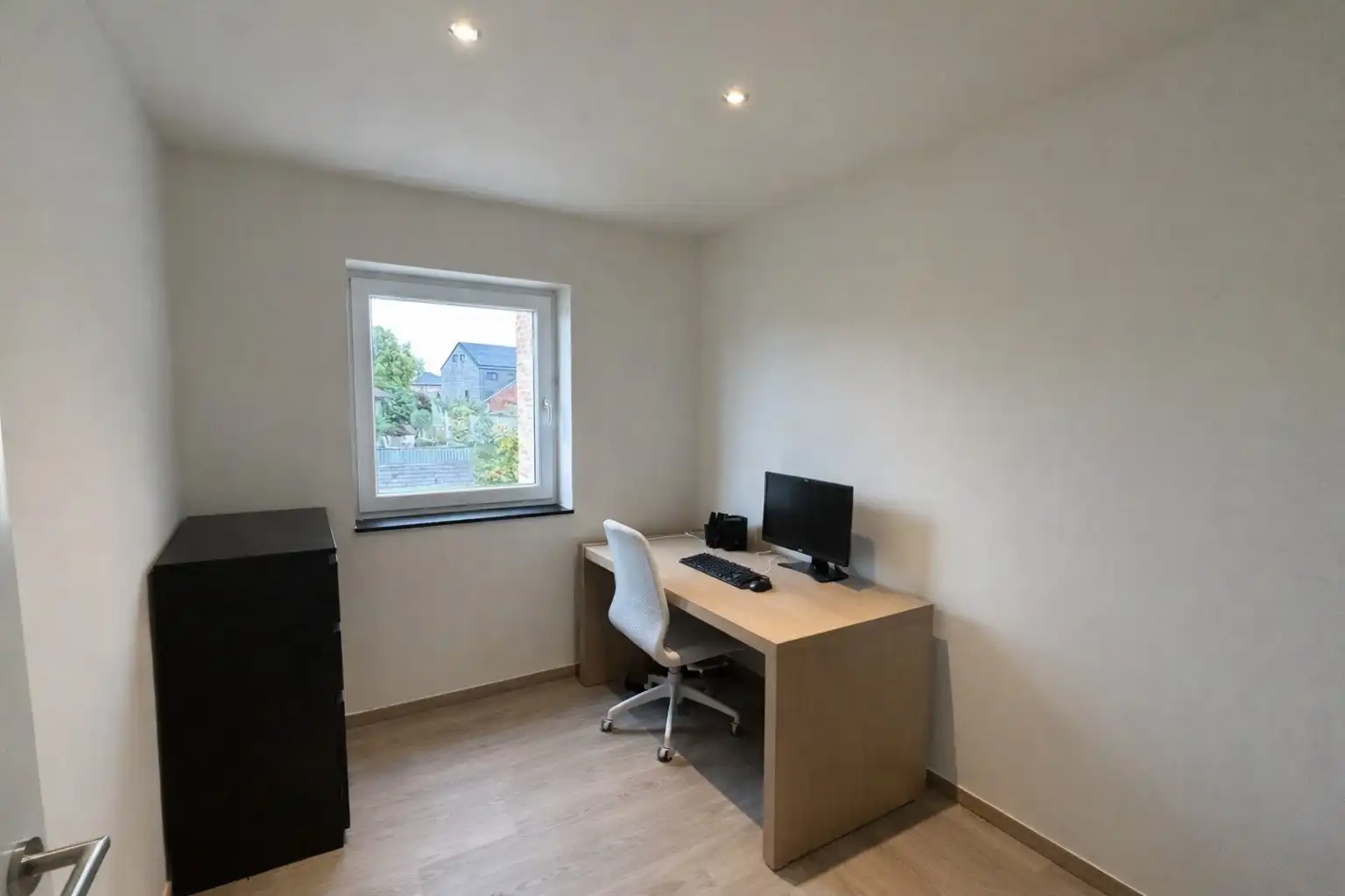 Recente woning in pastorijstijl op een rustige, groene locatie VERKOCHT ONDER REGISTRATIERECHTEN foto 6