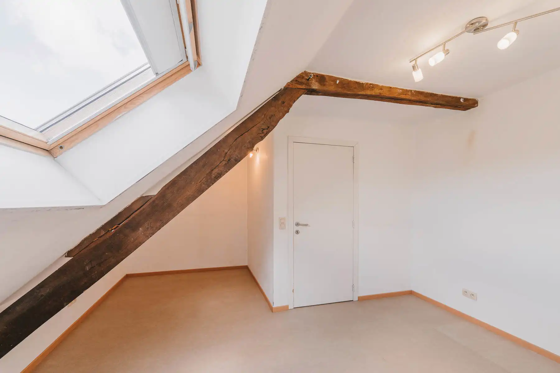 Karaktervolle woning met onderhoudsvriendelijke tuin foto 25