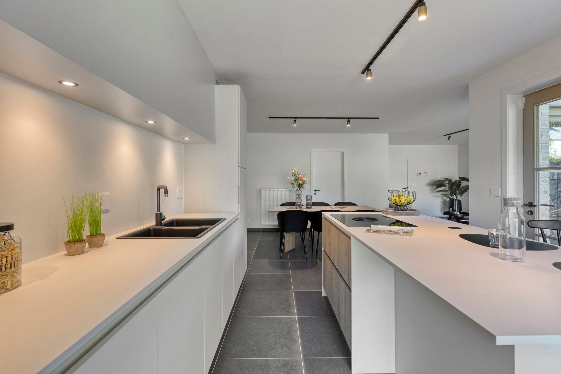 Gerenoveerde woning met 3 slaapkamers foto 9
