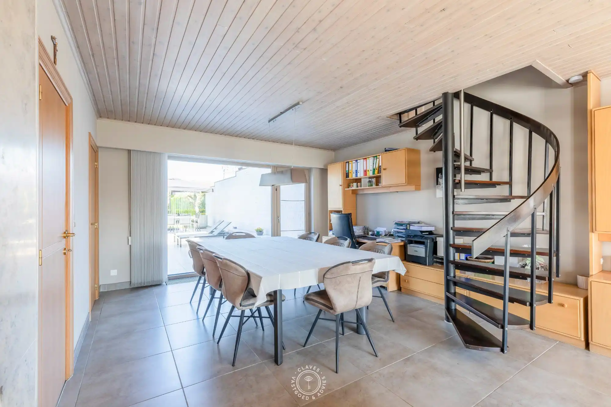 Ruime halfopen bebouwing met weiland op 6029 m² foto 3