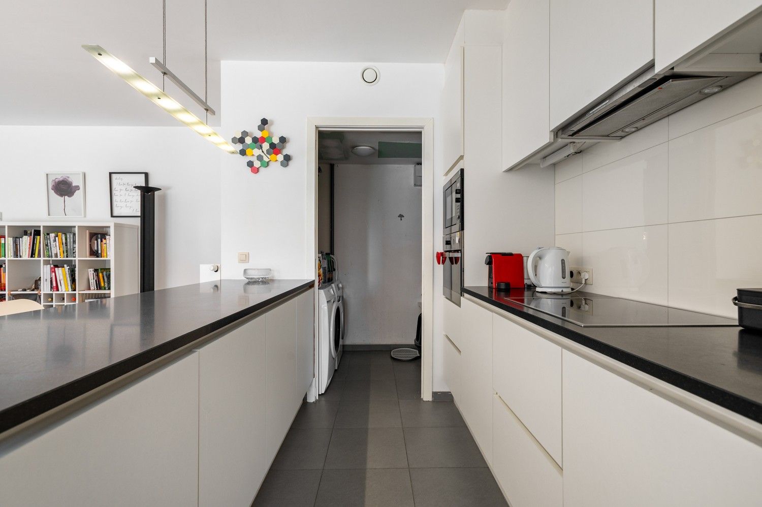 Gezellig instapklaar gelijkvloers appartement met 3 SLPK en een ruim tuin/terras in Antwerpen! foto 4