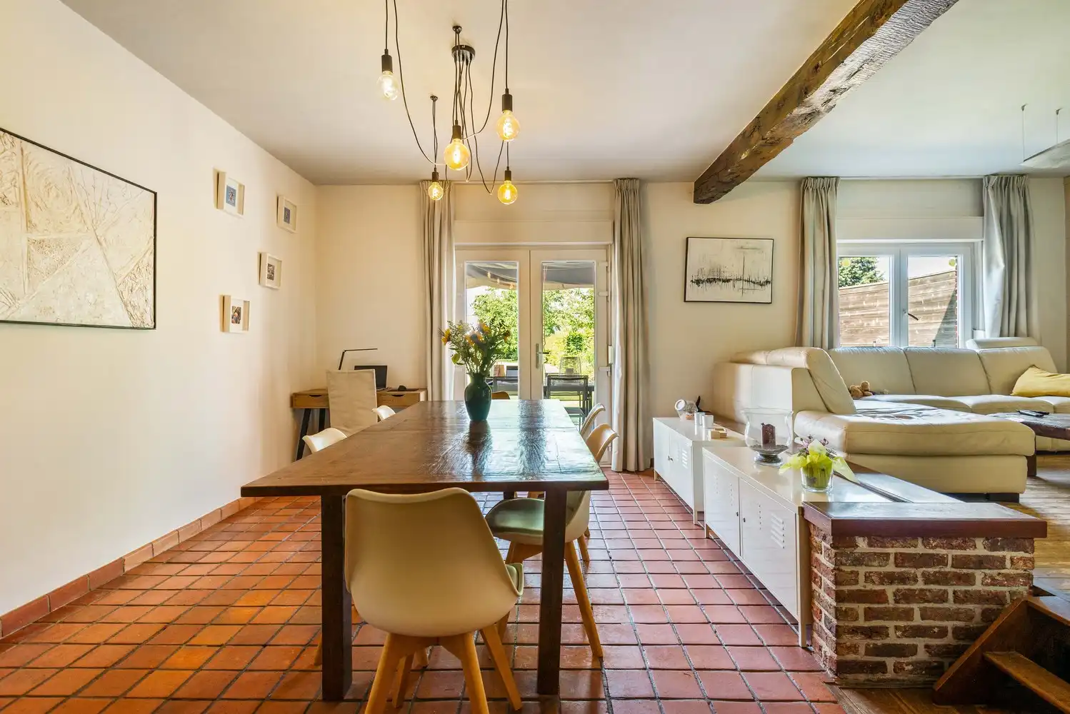 Karaktervolle hoeve met 4 slaapkamers, magazijn en ruime tuin te Lint foto 5