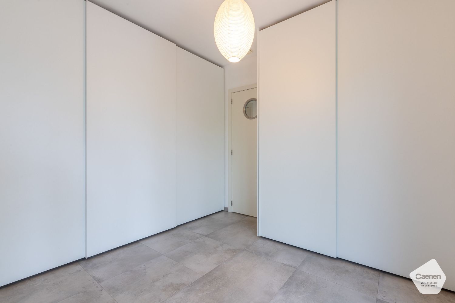 Zeer recent gelijkvloers appartement met 2 slaapkamers foto 6